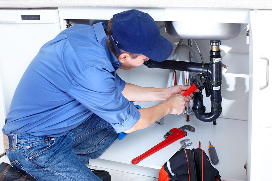Khi gặp các vấn đề về sự cố điện nước, hãy liên hệ ngay với Điện Lạnh Bách Khoa để được hỗ trợ, sửa chữa nhanh chóng 